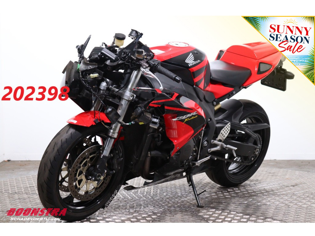 Honda CBR 1000RR Fireblade Leo Vince 26.807 km!